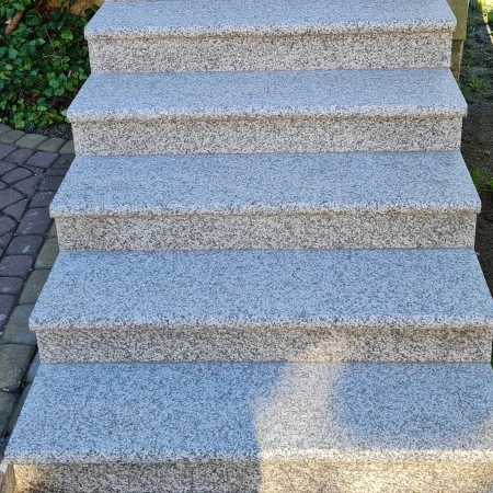 8598